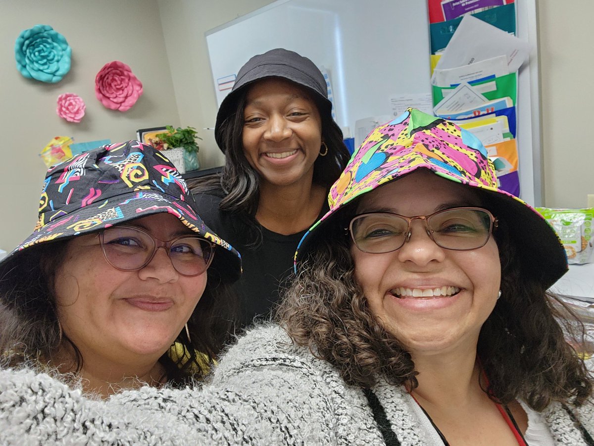 Anlyacosta's tweet photo. More pictures from the 90th day of school.😊 @Almeda_Elem @MsMariaPinedo @CaptainJHooks https://t.co/eeIqGoQTVz