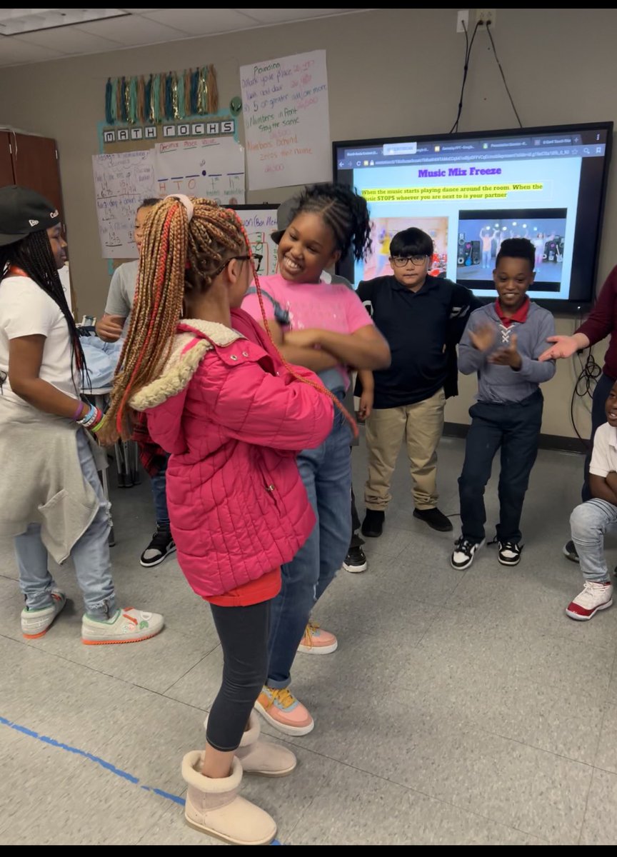 msbowman7's tweet photo. 90 days of school ✅ #90sday https://t.co/d3gOzjhP9O