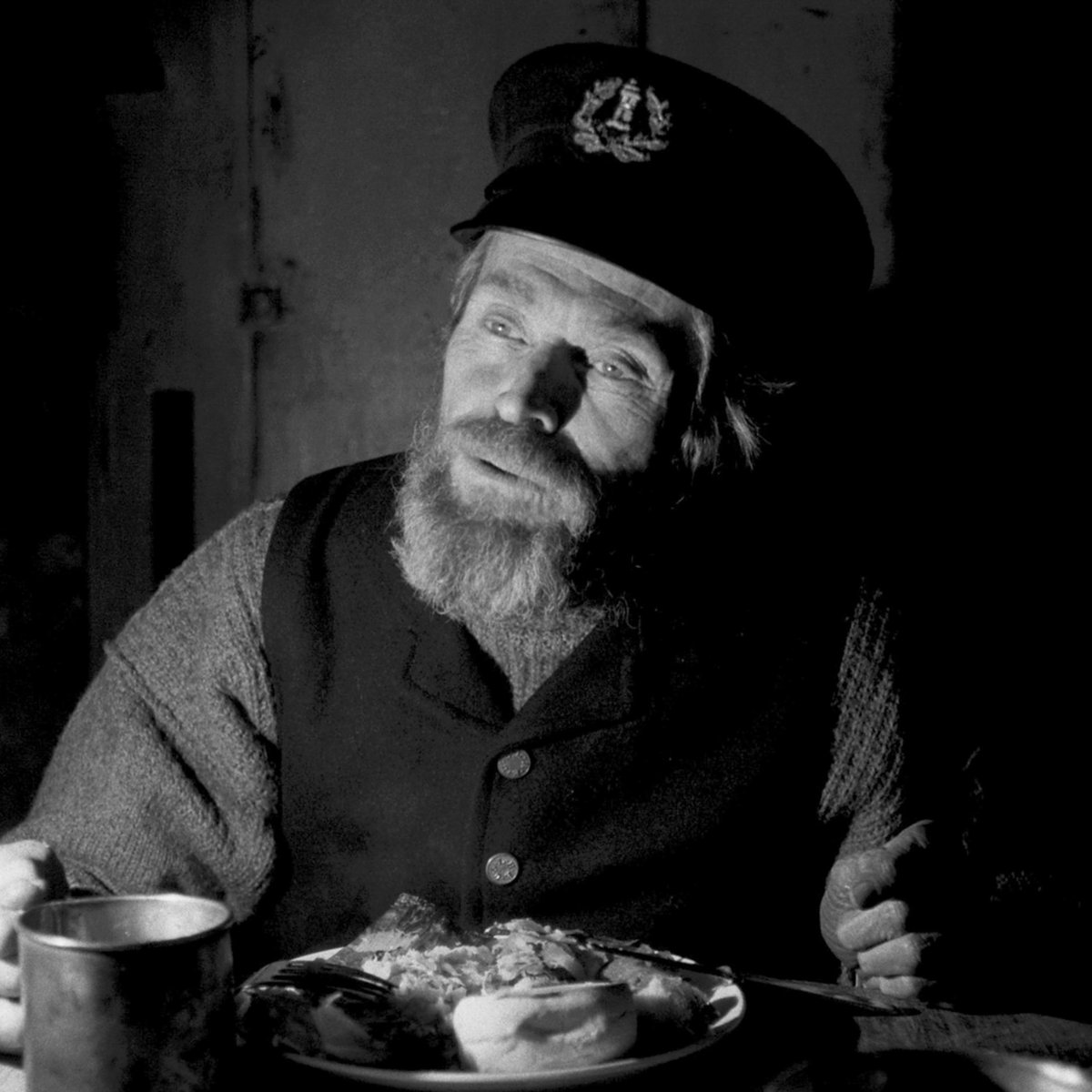 RottenTomatoes's tweet photo. Willem Dafoe will reunite with Robert Eggers on #Nosferatu.

He joins Bill Skarsgard, Lily Rose-Depp, and Nicholas Hoult on the upcoming horror reimagining.

via @Deadline - https://t.co/ODWVP1zExF https://t.co/HfAllsAscM