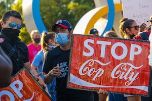 julia_doughty's tweet photo. Did @GovKemp notice the same Summer of 2020 in Atlanta that we all did? Did @CityofAtlanta remember what the people of South Atlanta have been saying? We know Police Foundations don’t care.
#NotMoreCops #PoliceBrutality #StopKillingUs #StopCopCity #savetheplanet #GApol https://t.co/KavHR2nQdq