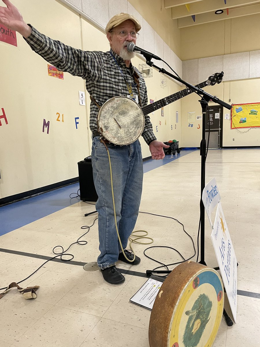Roomdad's tweet photo. Doing what I do, and loving it! https://t.co/gB8Ry0kkFL
