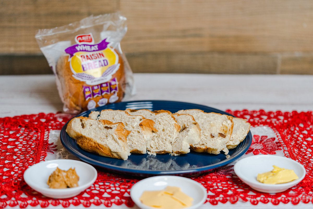 PurityBakeryJam's tweet photo. Plan for later. You're going to be hungry after dinner. What are you having your Raisin Bread with? Peanut Butter, Cheese or Butter?
#WheatRaisinBread https://t.co/SNP5dfIzKi