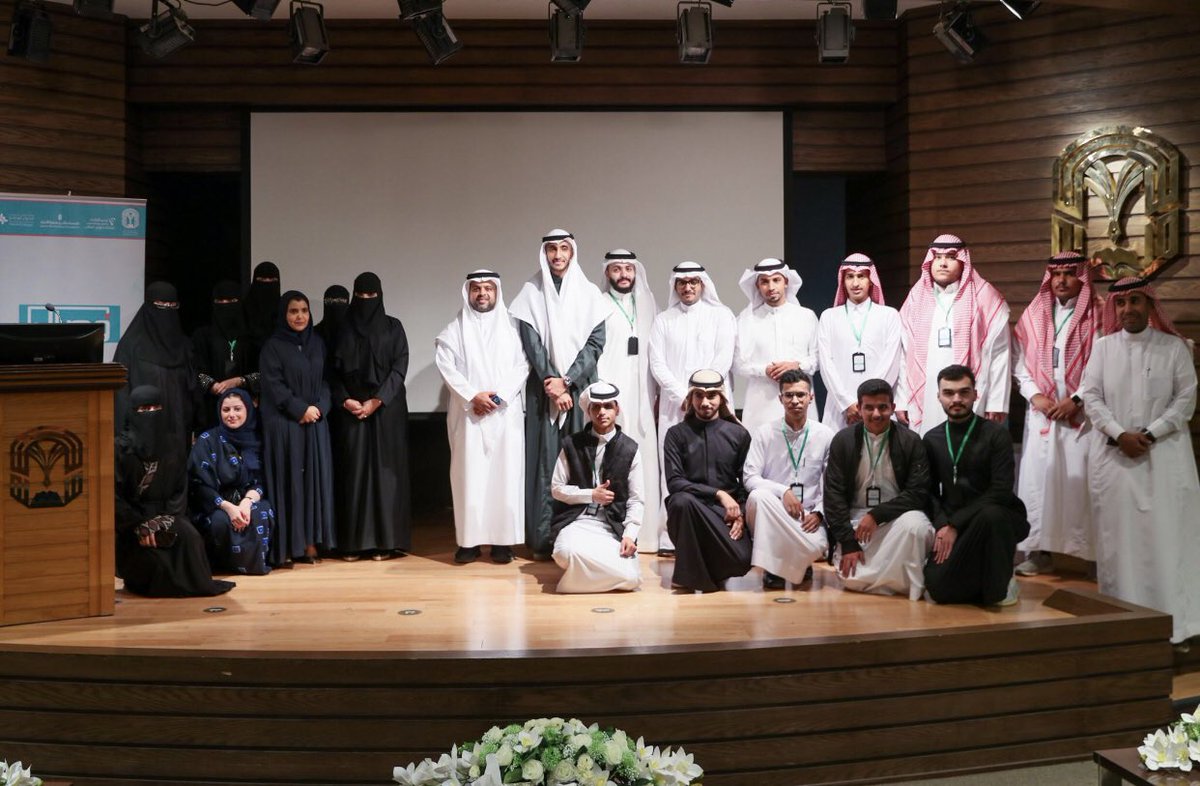 TEAMWESAAL's tweet photo. بحضور عميد شؤون الطلاب بجامعة طيبة 
اقامت  مبادرة وصال الحفل الختامي للمبادرة حيث تم التعريف بالمبادرة وعرض منجزاتها وتكريم القائمين على المبادرة وكذلك الجهات
الداعمة لها والمساهمة في انجاح وِصال 

#سفراء_الوسطية - #خمسيه_وصال 
@TEAMWESAAL @taibahu @sbmfsa https://t.co/fZSSbLX7id