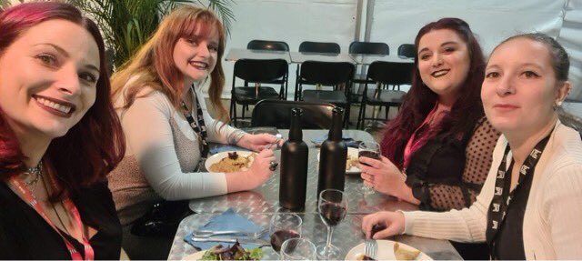 Nous avons été invitées pour la seconde fois à <a href="/courtmetrange/">Court Métrange</a> pour une conférence. Le sujet : écologie et science-fiction, à l’intersection des oppressions 

Merci encore de nous faire confiance. C’est toujours un plaisir de participer à ce beau festival