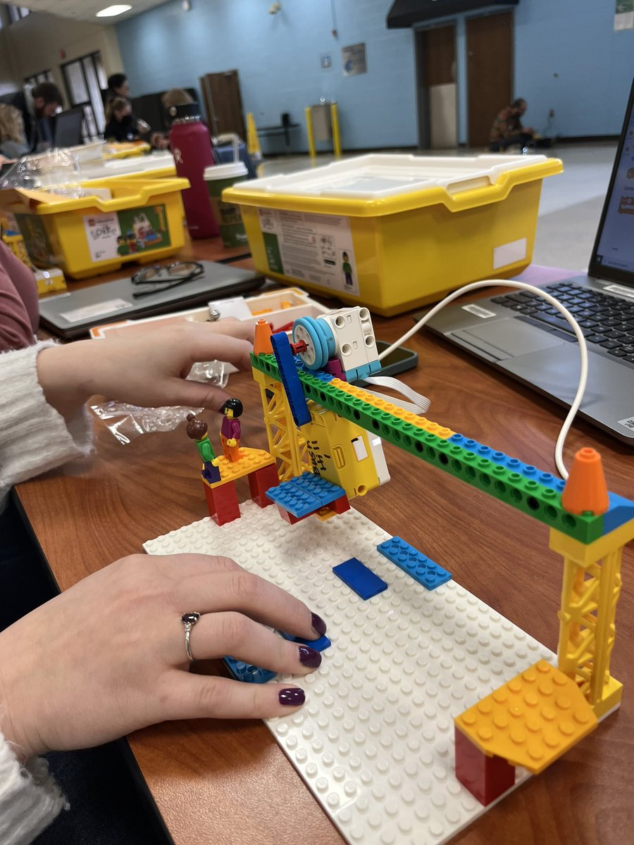Thanks for coming to play with legos with me <a href="/HeatherSable/">Heather Sable</a> and Caryn Seiler!!! Our kids are gonna love it! <a href="/fcpsaap/">FCPS AAP</a> <a href="/LEGO_Education/">LEGO Education</a>