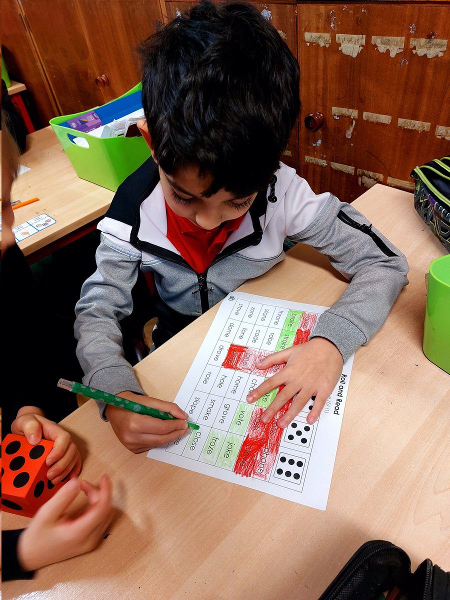 1stClSAttracta's tweet photo. Roll and read 🎲 a fun activity to revise CVCe words  #literacy #reading #english #CVCe https://t.co/GgM8gwOMx3