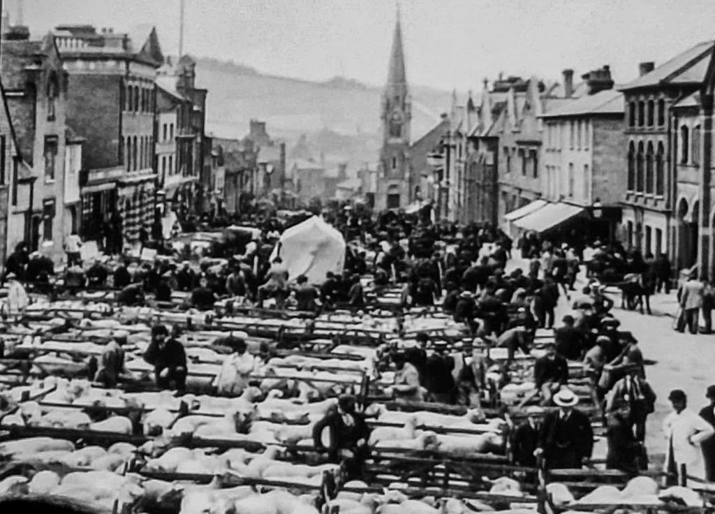 What a great Society event today at Guildford Inst. talk ‘Surrey then &amp; now’. Fab historic photos like this with the Mount in background looking much like it does today thankfully #guildfordhistory