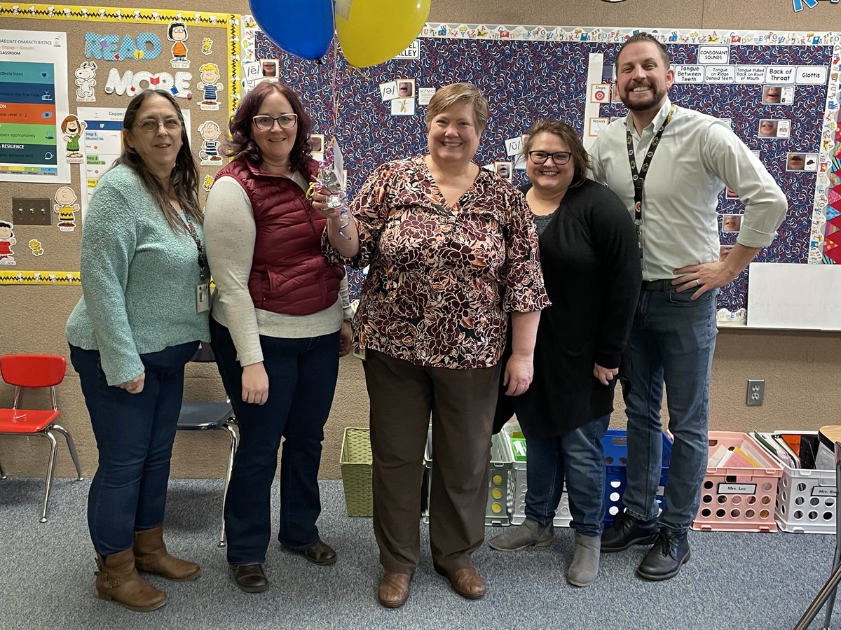 This week, we were so proud to honor Copper Hills Elementary. The faculty and staff at Copper Hills go “above and beyond to help students with special needs by finding plans and accommodations to help them be as successful as possible. Thank you, Copper Hills!