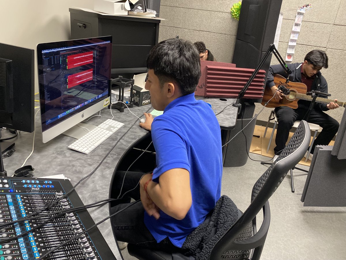 BlansonMedia's tweet photo. We managed to temporarily convert the podcast/voiceover room into a music recording booth with what we have at our disposal. Using Adobe Audition we Laid down the guitar tracks and working on vocals and bass next...@BlansonCTEHS @BenIbarraCTE @AldineCTE https://t.co/uma7K9O6Gd