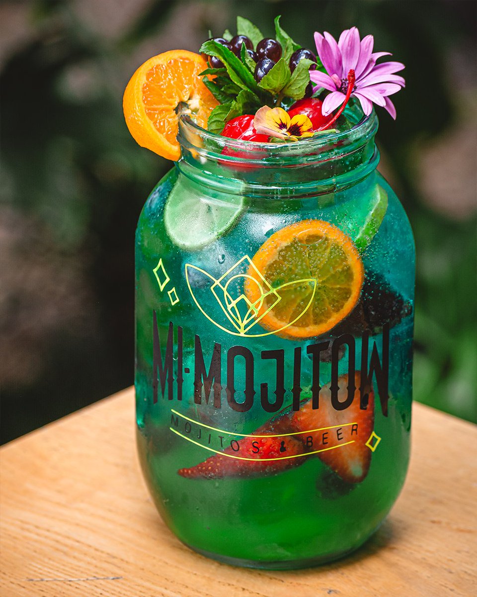 Bebidas preparadas al momento, con la mejor fruta select del mercado y pulpas artesanales hechas por #MiMojitow ¿Te animas a probarlas?🍹

#mrc #drinks #mojitos #tragos #cocteles #tragoscoquetos #bebidas #bebidasmix #beertime #instabeer #instadrinks #mrcoyoacán #coyoacán