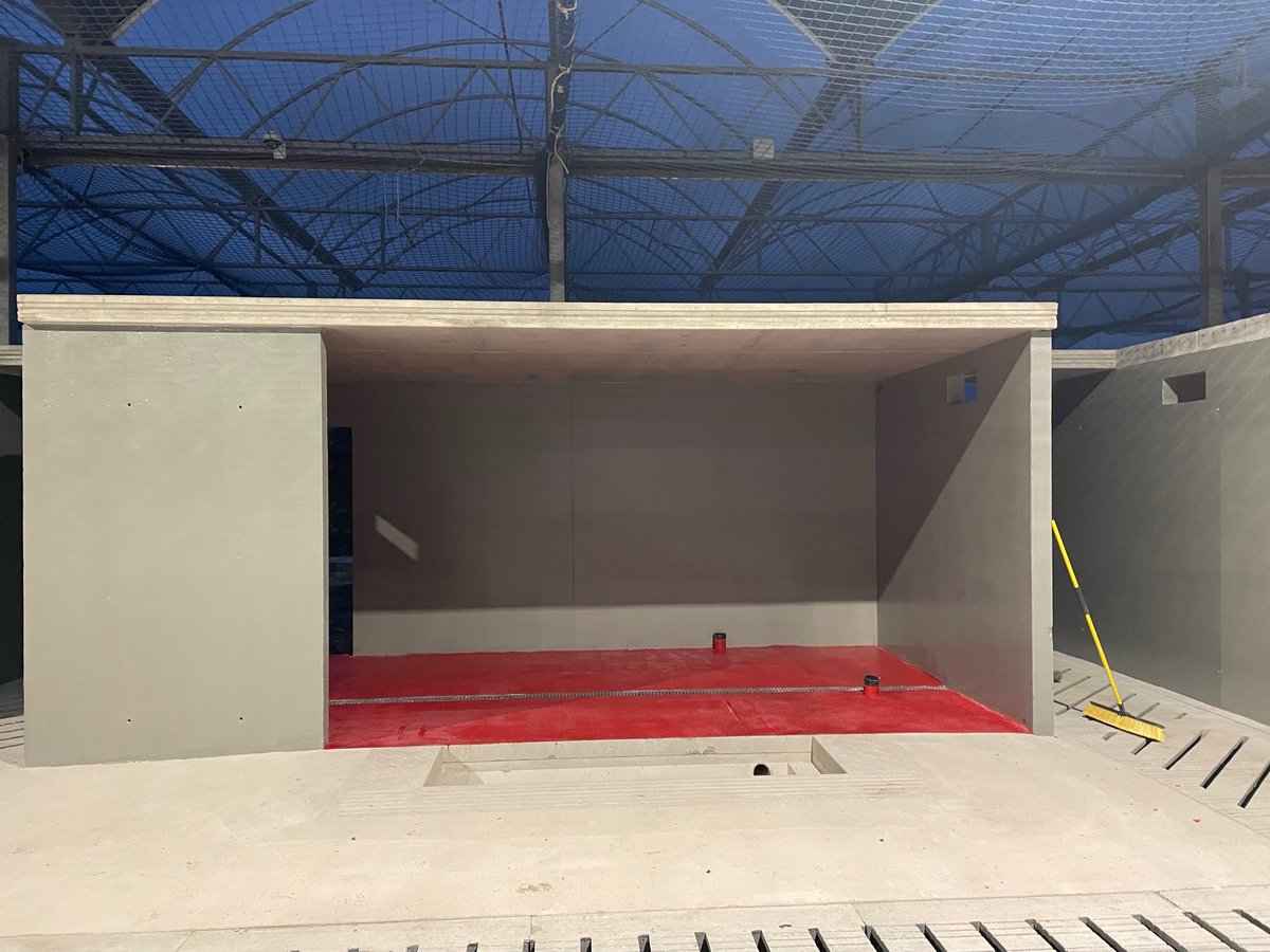 Recent project completed at Swddc, Somerset.

Heavy duty high build resin to robot room walls and floors.  

Feed passage coating to trough bottom and heavy duty coating to trough walls.