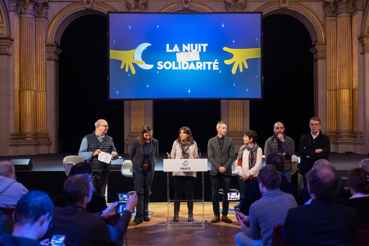 La 6e édition de la #NuitDeLaSolidarité est lancée ! Ce soir, 2000 bénévoles vont à la rencontre des personnes sans-abri pour mieux connaître leurs besoins et mieux agir. #UneNuitQuiCompte 🌙