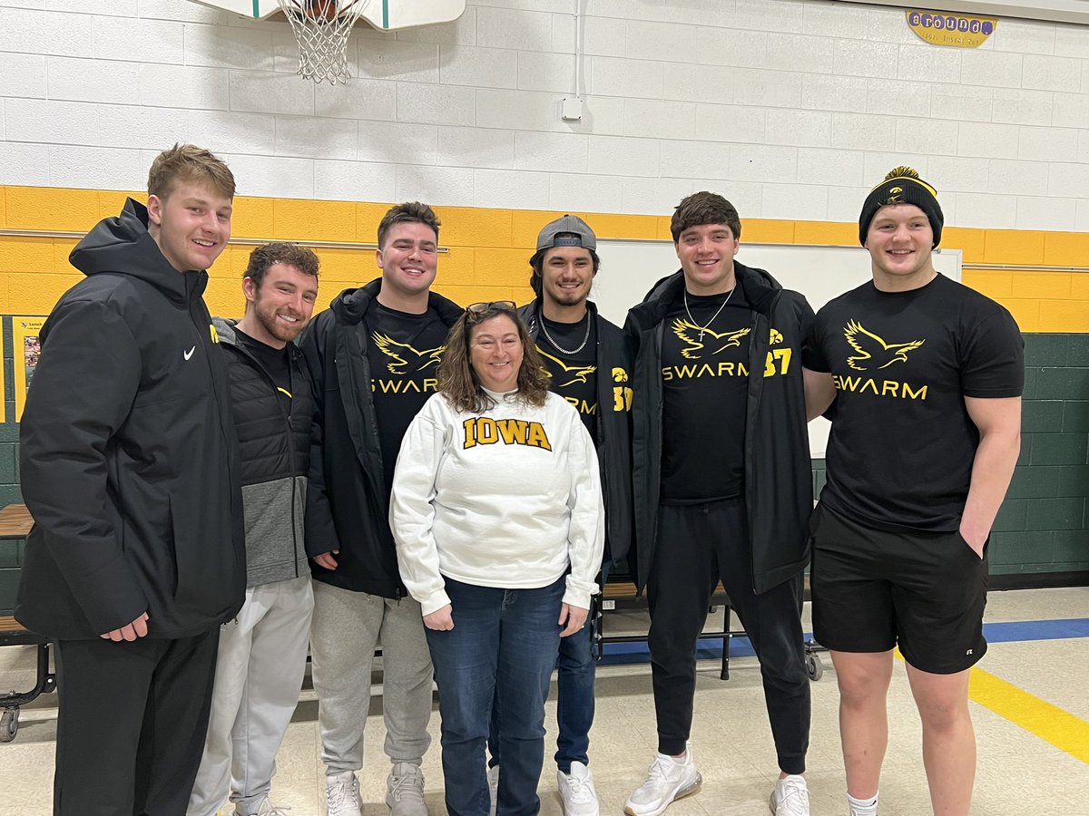 TheNolanDonald's tweet photo. Had a great morning spending some time at horn elementary today @IowaSwarm https://t.co/urUdC4s9Vt