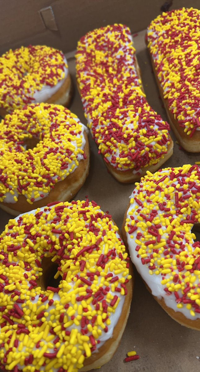 msconcannonbeu's tweet photo. I feel the same way about donuts 🍩 #myweakness #waytomyheart @BeulahRalphElem https://t.co/kOWDwb3J6u