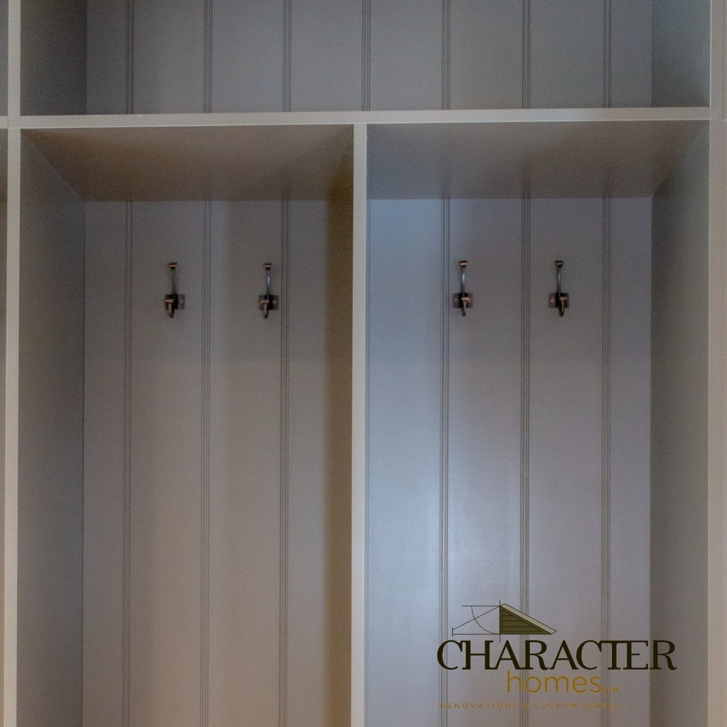 CharacterLtd's tweet photo. Home organization never looked so good! Keep your families belongings neatly stored and organized in style with a beautiful mudroom! 
#CharacterHomes #HomeBuilder #CustomHomes #HomeRenos #MudRoom https://t.co/Ul4OlaOC4z https://t.co/NOll8QOqMD