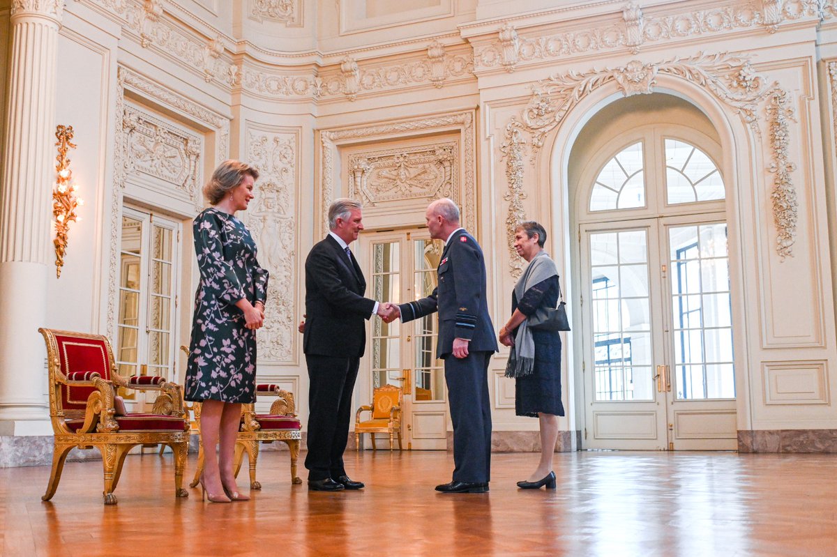 MonarchieBe's tweet photo. Réception à l’occasion du Nouvel An avec le Secrétaire général de l’OTAN, les représentants permanents, les membres du secrétariat international et les représentants militaires auprès l’OTAN, ainsi qu’avec les officiers généraux du SHAPE. https://t.co/UmFmEfDAoA