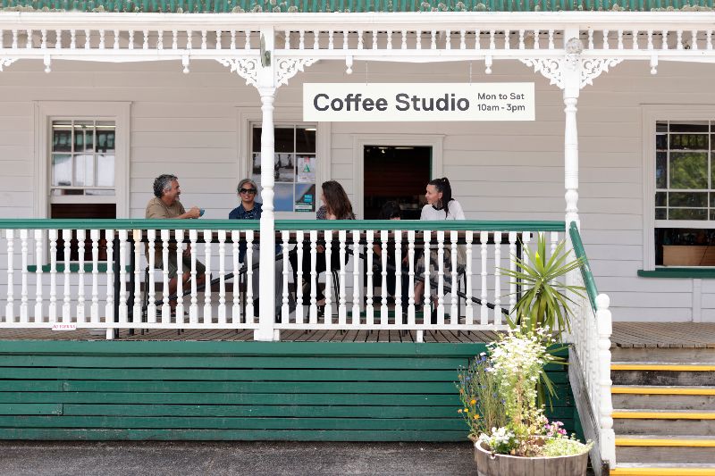 Corban_Estate's tweet photo. From cafe vibes and Valentine's, to Pride and Auckland Arts Fest exhibitions and events, along with our Youth and Adults arts workshops - find out what's on the cards throughout February at Corban Estate Arts Centre in our 'What's On' newsletter today... https://t.co/mnRwqiqFI6 https://t.co/mkaOhQ2u5y