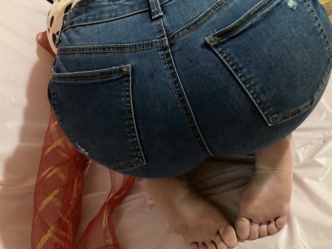 It&rsquo;s okay you can lick the screen ❤️🥹 https://t.co/SiK28YNPue<a href="/tag/pink"class="tags"><span>#pink</span></a><a href="/tag/custom"class="tags"><span>#custom</span></a><a href="/tag/feet"class="tags"><span>#feet</span></a><a href="/tag/fetish"class="tags"><span>#fetish</span></a><a href="/tag/foot"class="tags"><span>#foot</span></a><a href="/tag/toes"class="tags"><span>#toes</span></a><a href="/tag/feetlove"class="tags"><span>#feetlove</span></a>