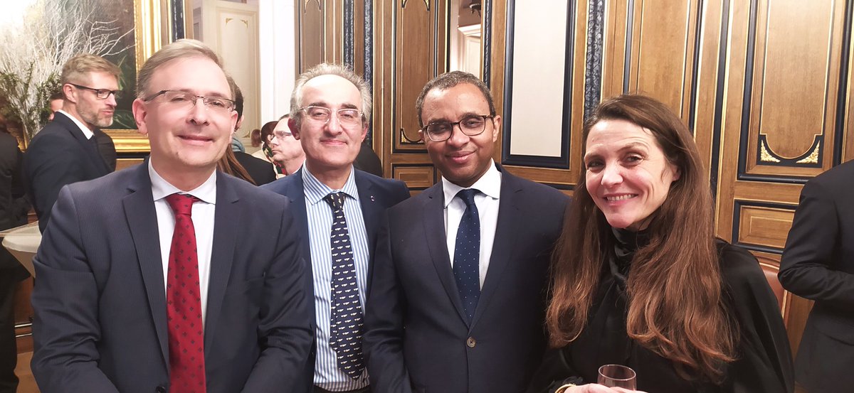 CTorossian_Off's tweet photo. Dans la continuité de la visite de @PapNdiaye dans @acpoitiers le ministre a visité les 3 opérateurs nationaux @Ih2ef @cned @reseau_canope
@jntronc @McMissir @CTorossian_Off https://t.co/wMSrqebIMr