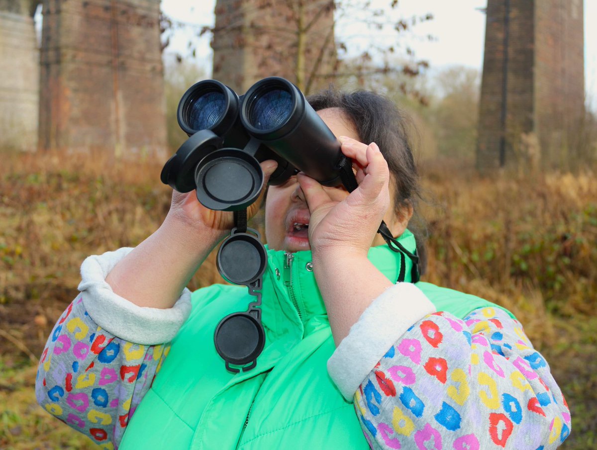 Pftameside's tweet image. Practising our twitching skills at Reddish Vale today, ready for the @Natures_Voice #BigGardenBirdWatch 
Lots of ducks &amp;amp; geese, but it was the garden birds we were there for. We spotted coal &amp;amp; blue tits, nuthatches, a wren, robins, blackbirds, magpies and a flock of parakeets !!!