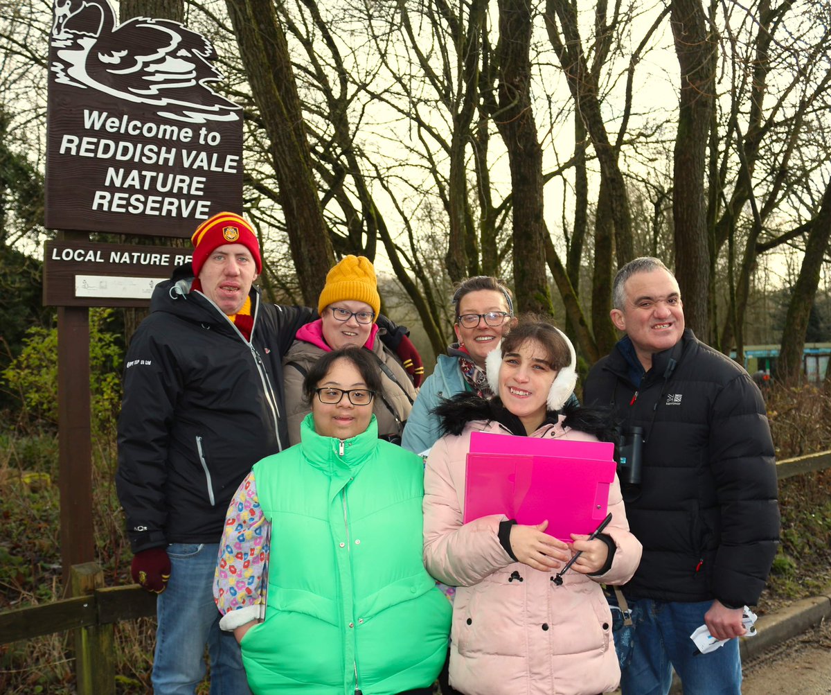 Pftameside's tweet image. Practising our twitching skills at Reddish Vale today, ready for the @Natures_Voice #BigGardenBirdWatch 
Lots of ducks &amp;amp; geese, but it was the garden birds we were there for. We spotted coal &amp;amp; blue tits, nuthatches, a wren, robins, blackbirds, magpies and a flock of parakeets !!!