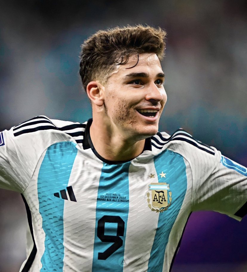 19Alvarezz's tweet photo. which is your favourite version of Julián Álvarez? 🕷️ https://t.co/6lhZKtzwVj