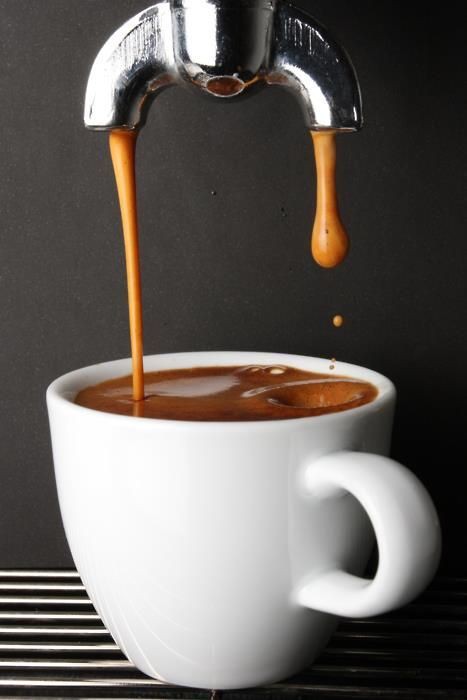 tudde_eka's tweet photo. The only time I'm jealous of another woman is if her #Cofffe is bigger than mine ☕♥️☕
المرة الوحيدة التي أشعر فيها بالغيرة من امرأة أخرى هي إذا كانت قوفها أكبر من قضيتي ♥ ️ ☕ https://t.co/HvqGsf8IvE