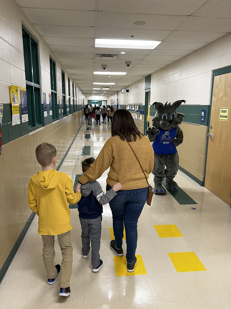 NISDWernli's tweet photo. Thrilled to have met our future Wildcats at Kinder Round Up! 🐾💙@lorimshaw @mrsfeldt5 #WhataWildcat #RootEdWernli https://t.co/BJX2YblzY4