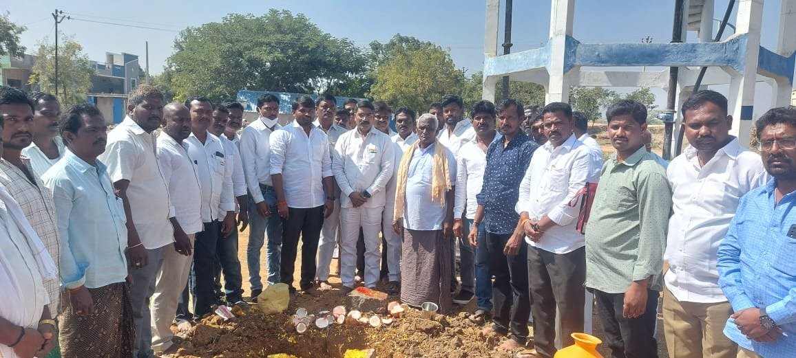 SampathKumarINC's tweet photo. Participated in stone laying program for #valmiki bhavan in #alampurassembly

@INCIndia  @INCTelangana https://t.co/PMGBmgwrID