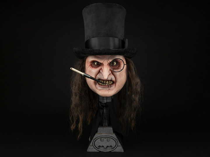 Imagine walking into a room and seeing this just placed there on display.