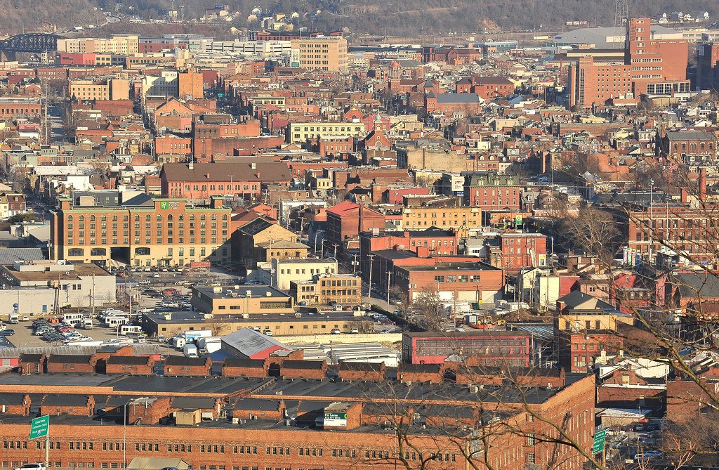 YIMBYLAND's tweet photo. I'm convinced that Pittsburg is Cincinnati's smarter twin. https://t.co/R2C3Mpjkwk