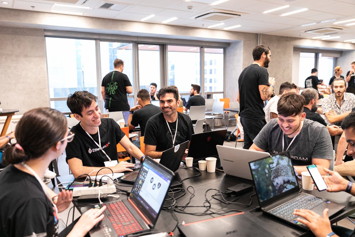 Ethereum_Brasil's tweet image. Yesterday was the anniversary of the city of São Paulo and why not remember last year&apos;s #EthereumSP? Tell us about your experience, what you liked the most and would like to see it in the next edition.
#web3 #ethsp