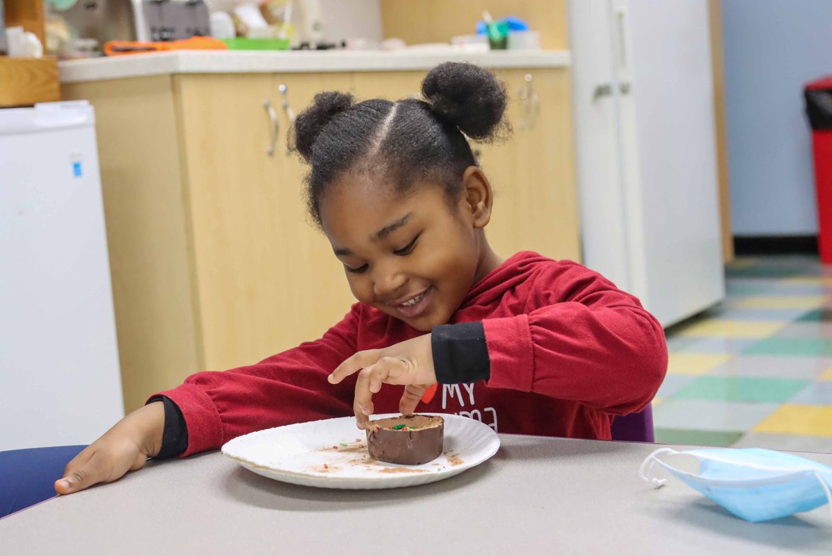 HFH_NYC's tweet photo. What better way to embrace the cold weather than with a warm treat? Williamsbridge Daycare recently made #DIY hot cocoa bombs βπ« #Daycare #HotCocoa #HotCocoaBomb #Homemade https://t.co/N2PPCWQwxq