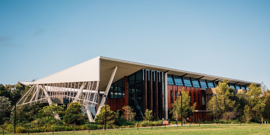UOW's tweet image. Appreciation post for our Sustainable Buildings Research Centre (#SBRC) at #UOW Innovation Campus. 🤩 The facility aims to be a leader in addressing the challenges of transforming our buildings into sustainable places in which people live and work. 🌱🍃💡  #ThisIsUOW