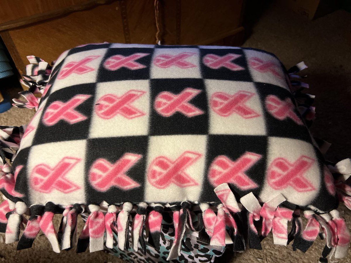 iFabric_com's tweet photo. PINK RIBBON CANCER ON BLACK WHITE CHECKERED ANTI PILL FLEECE FABRIC
#ifabric #fleecefabric https://t.co/lJtroaUgiX
Cynthia M: Made for my best friend…double mastectomy survivor! https://t.co/mbYYNj6exa