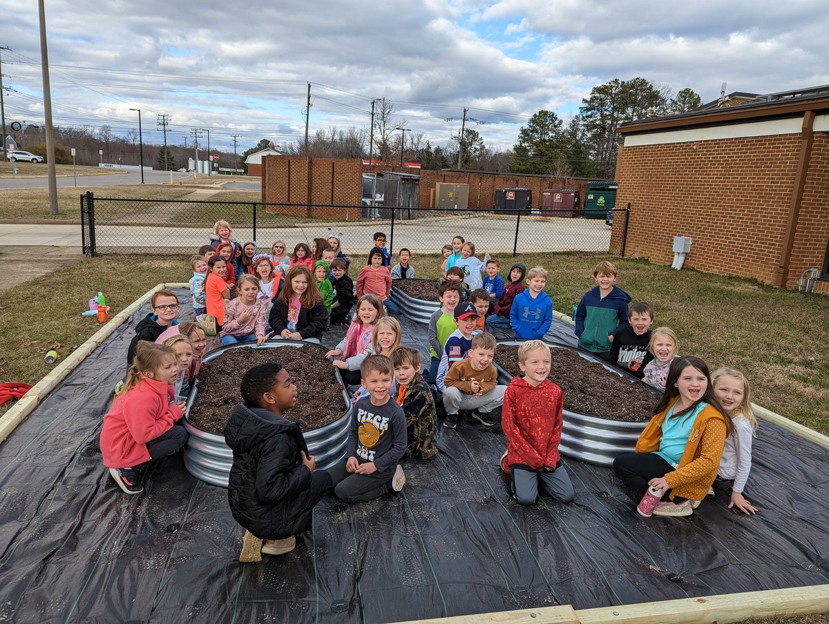 adcockhome's tweet photo. An enormous THANK YOU to Powhatan Education Foundation for the materials to build these beautiful raised beds for @PowElem 1st Grdrs Citizen Science Projects! They are so excited to plant peas soon! @PowhatanSTEMCch @pcpsstem #PEFGrant #AuthenticLearning https://t.co/DBuWNOYlLq