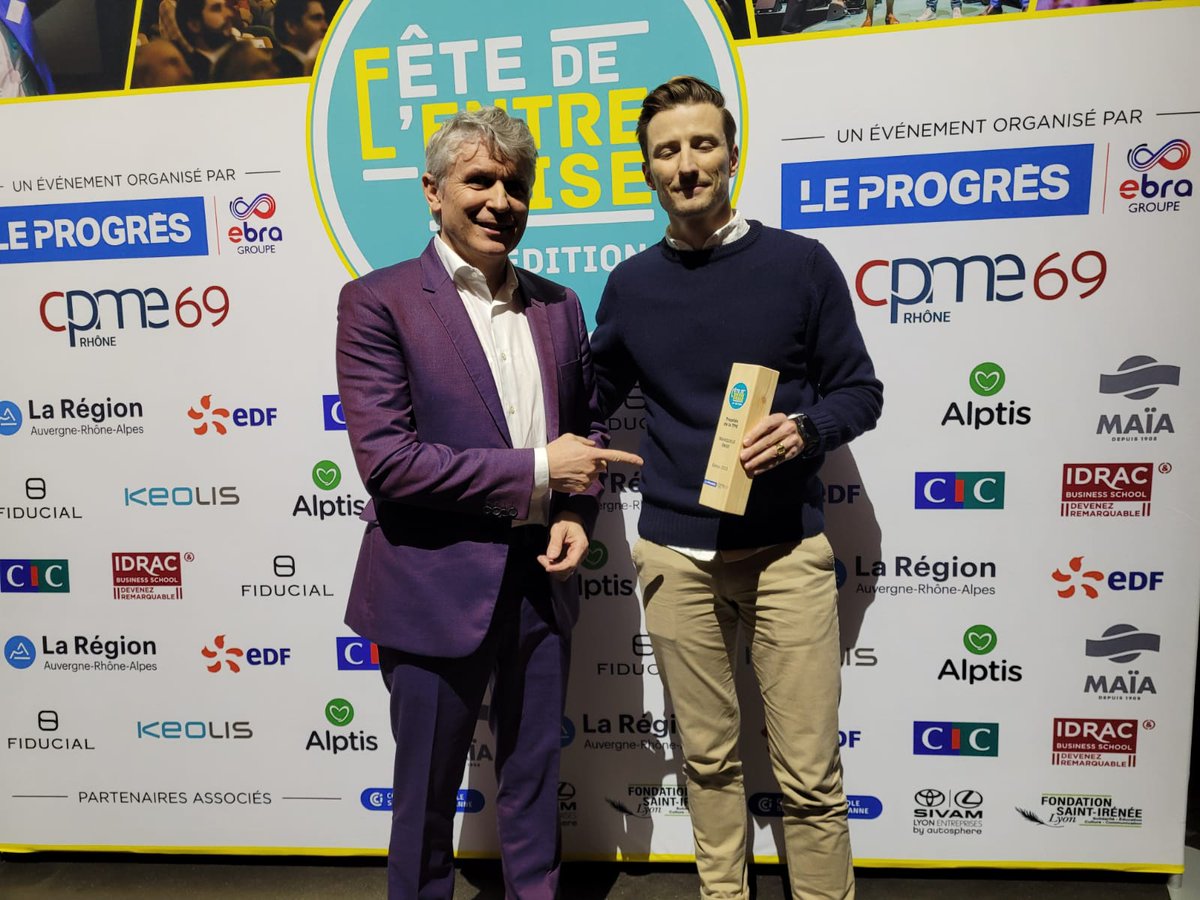 🏆 Trophée de la #TPE : <a href="/TranquilleEmile/">Tranquille Emile</a>, une entreprise de vêtements et d’accessoire made in Auvergne-Rhone-Alpes !

💬 « L’idée est de proposer un dressing en valorisant le savoir-faire local », explique Quentin de Mauroy, responsable développement. #tpe2023
