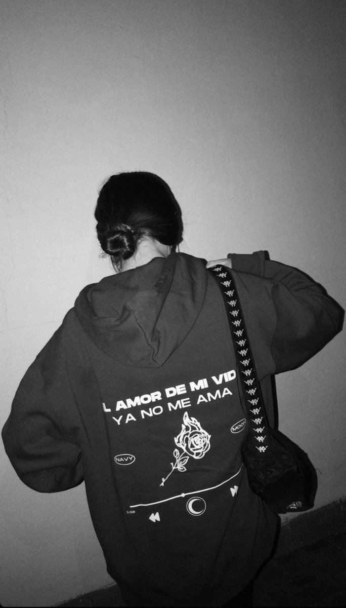 angelarp_06's tweet photo. definitivamente es mi sudadera favorita 😮‍💨 https://t.co/wZxmDjJxdy