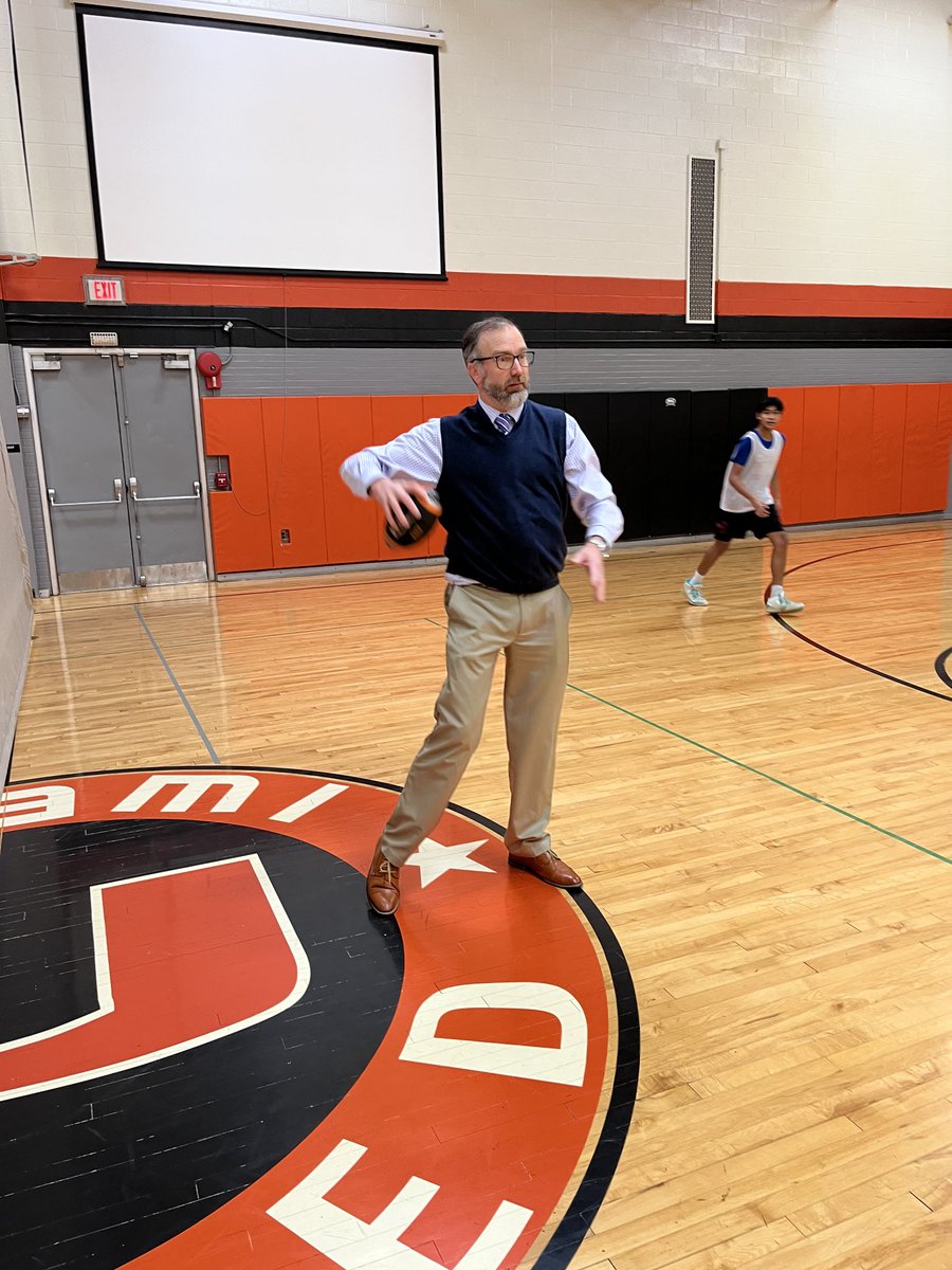 Mr. Rush (@unamihpe) on Twitter photo Students enjoy when the Principal joins the fun in PE, especially when he has GAME! Way to go Mr. Loving! #hegotgame <a href="/CBUnamiMS/">Unami Middle School</a> Students enjoy when the Principal joins the fun in PE, especially when he has GAME! Way to go Mr. Loving! #hegotgame <a href="/CBUnamiMS/">Unami Middle School</a>