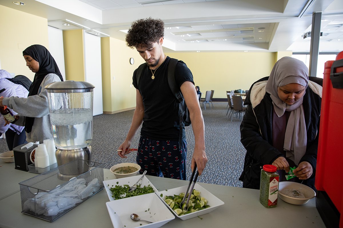 normandale_cc's tweet photo. "Pho in a Phlash" was today's Student Life event, and it was POPULAR - which makes sense: today's temps reached "frigid" status, and nothing warms the body and soul like a hot bowl of noodle soup 🍜 

#CaringCuriosityCommitment #Pho #SoupLife https://t.co/d1M0vjPKbs