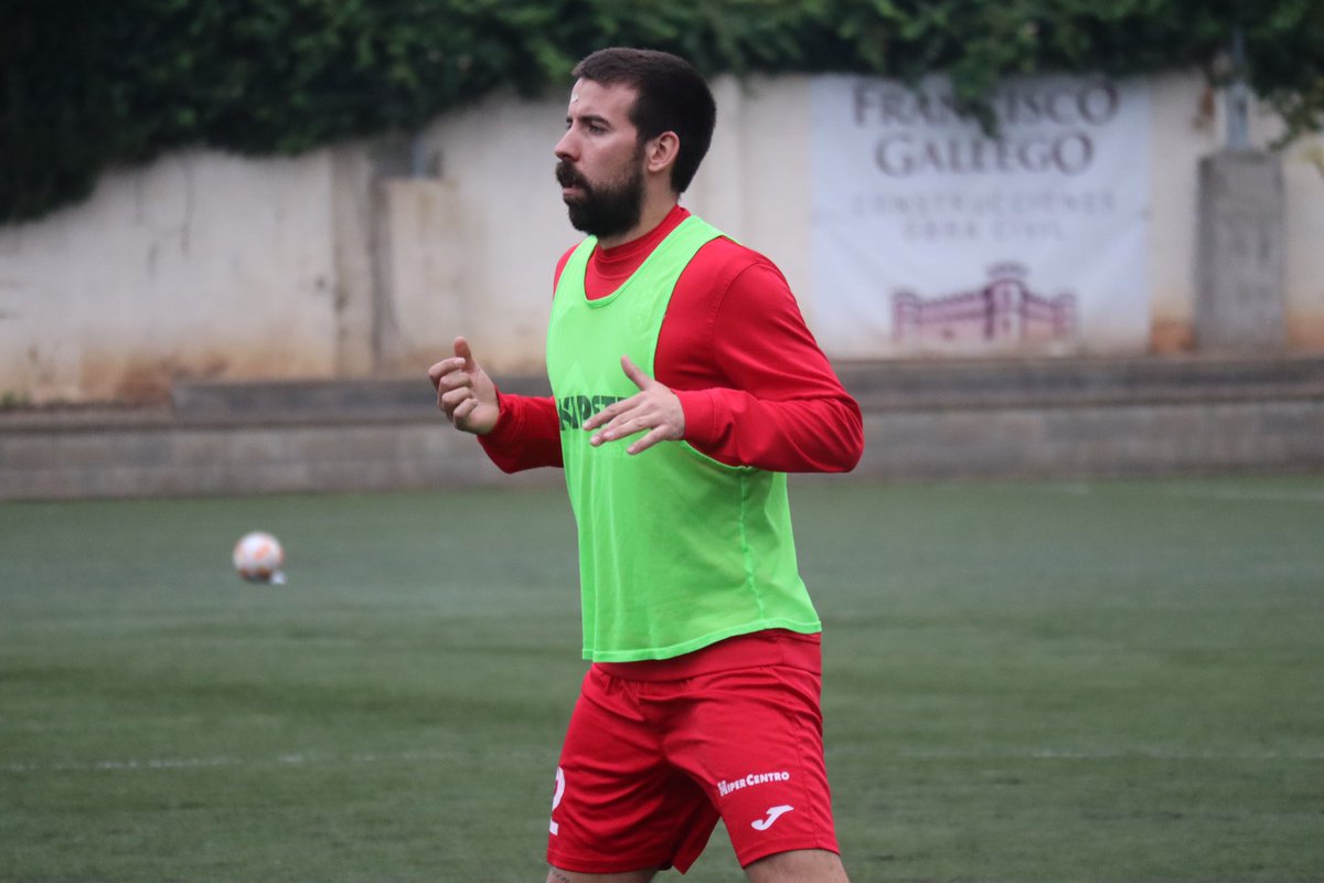 cemanacor's tweet photo. GRÀCIES TOMEU SANCHO👏‼️

Un dels nostres capitans i manacorins del equip, de sempre amb el club, no continuarà amb noltros el que resta de temporada. 
Gràcies per la teva feina, la teva entrega, et dessitjam el millor, que saben que prest arriba de nou! 👶♥️ #OrgullManacori https://t.co/3y5lZitMwr