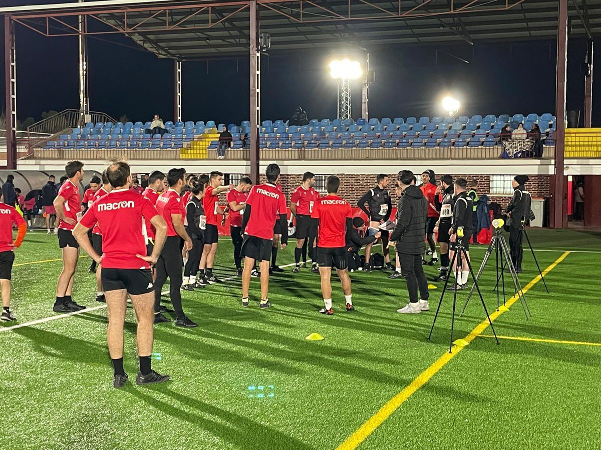 RFFM_oficial's tweet photo. 🔴 CAFM | Segunda convocatoria de Pruebas Físicas para árbitros y árbitros asistentes de 3ªRFEF esta tarde noche en las instalaciones federativas Ernesto Cotorruelo https://t.co/ajk61B2kkR