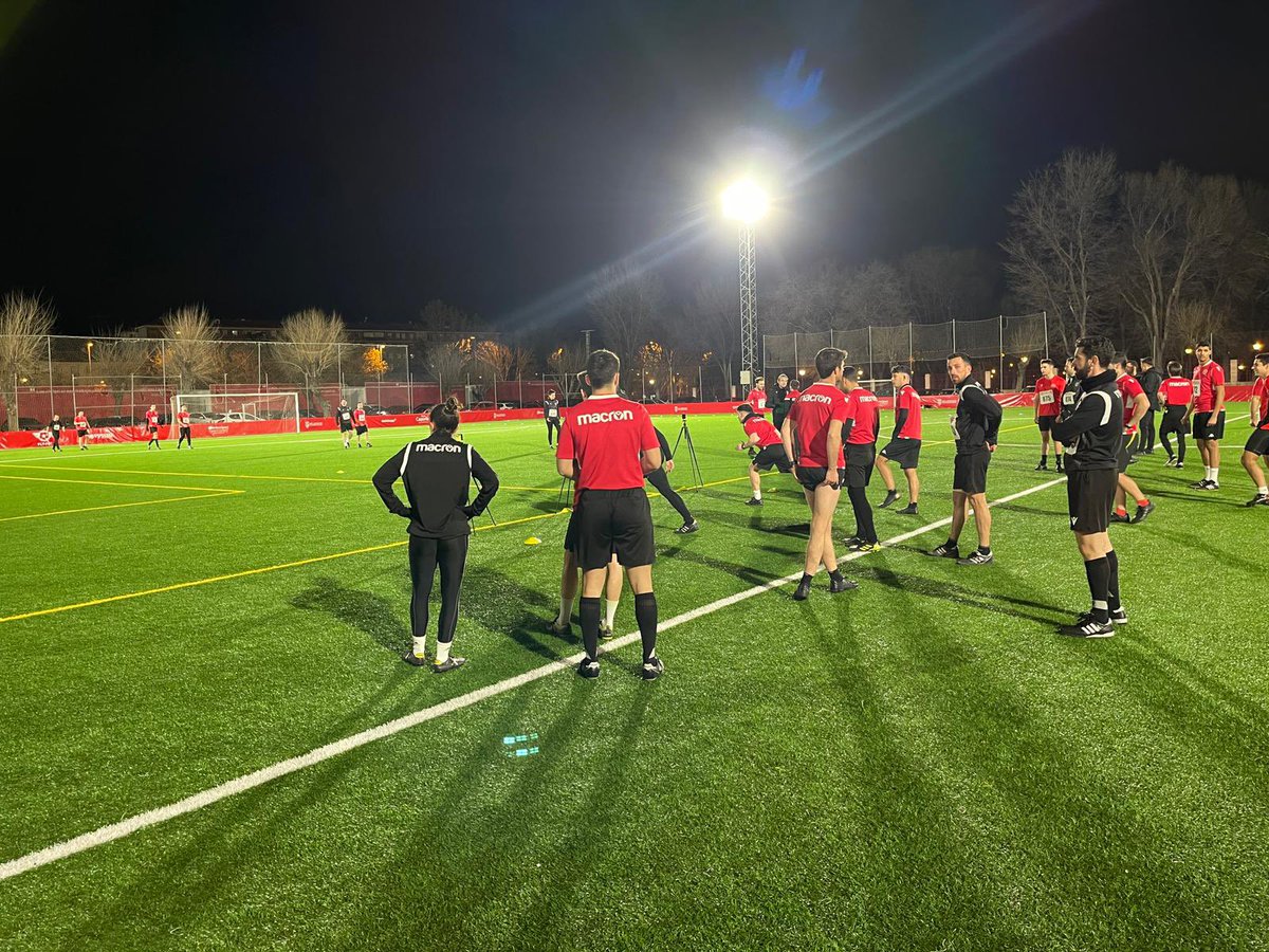 RFFM_oficial's tweet photo. 🔴 CAFM | Segunda convocatoria de Pruebas Físicas para árbitros y árbitros asistentes de 3ªRFEF esta tarde noche en las instalaciones federativas Ernesto Cotorruelo https://t.co/ajk61B2kkR