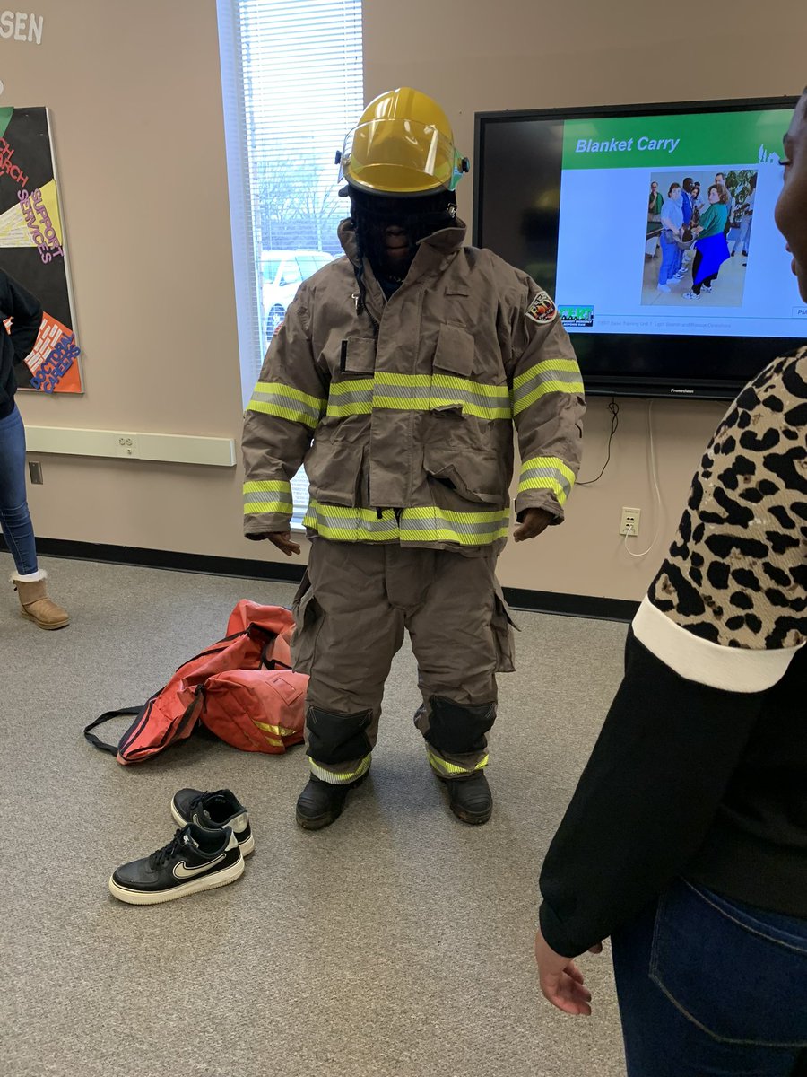 WestPointCTC's tweet photo. Dr. BJ McClenton with the @ClayCo_Ext Office came to discuss fire safety and rescue and recovery methods with our @MyPI_MS students. #WPCTC #WPCSD #CTE #MyPI #TooMuchPoint https://t.co/ZLDCbDYsly