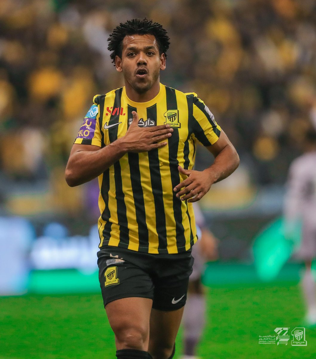 Amer_Abdulla's tweet photo. ليلة من ليالي العميد .. الروح الاتحادية حضرت فحضر الاتحاد .. عميد يجدد عهد الانتصارات ..
رومارينو الاكثر تاثيراً في الكرة السعودية ..
لكل مونديالي مبروك .. الباشا الى نهائي السوبر من اجل اللقب .. 
احلى من الاتي جمهوره .. الماسة تلبس الماسة 
#الاتحاد_النصر https://t.co/cOrbDm6IlZ