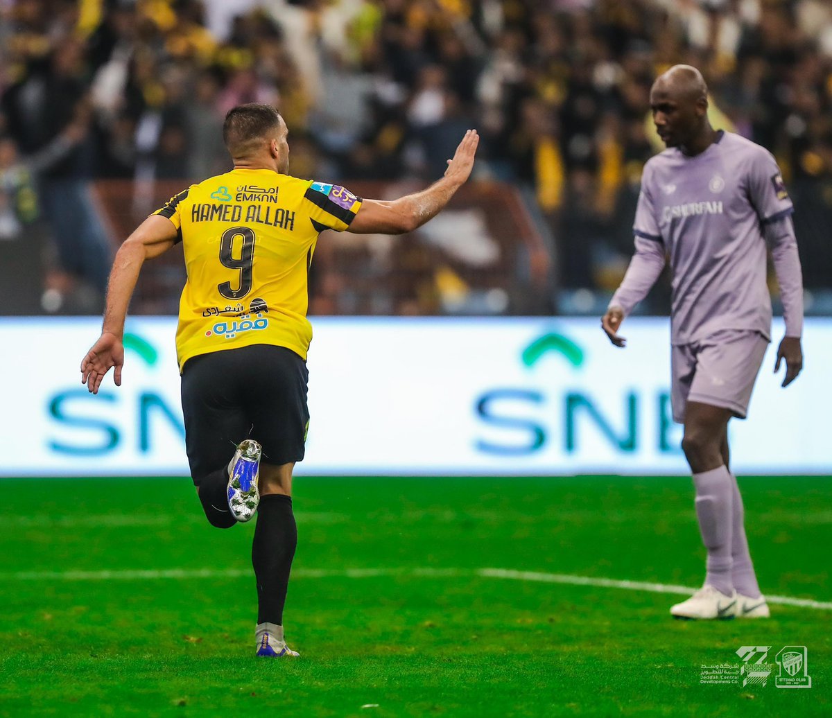 النمور تفترس ما يسمى بالعالمي 

مبروك الاتي