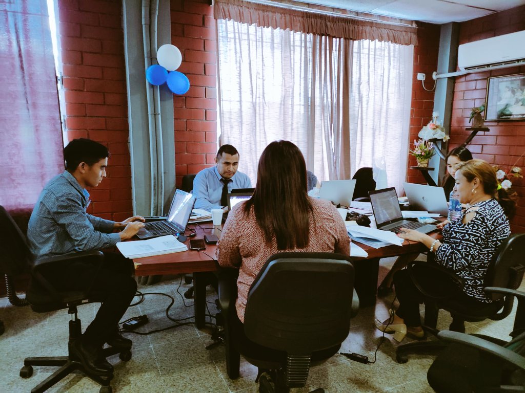 AsociacionCREFAC (@acrefac) on Twitter photo Nuestro equipo de Abogados y Asistentes legales. Siguen trabajando en Defensa de Derechos Humanos. En todos los casos que apoyamos. Gracias a los amigos de <a href="/SServileges/">SERVILEGES S.A DE C.V.</a> por generar espacios a jóvenes estudiantes de derecho. Para practicar y aprender mas en este proyecto. ✍⚖📄 Nuestro equipo de Abogados y Asistentes legales. Siguen trabajando en Defensa de Derechos Humanos. En todos los casos que apoyamos. Gracias a los amigos de <a href="/SServileges/">SERVILEGES S.A DE C.V.</a> por generar espacios a jóvenes estudiantes de derecho. Para practicar y aprender mas en este proyecto. ✍⚖📄