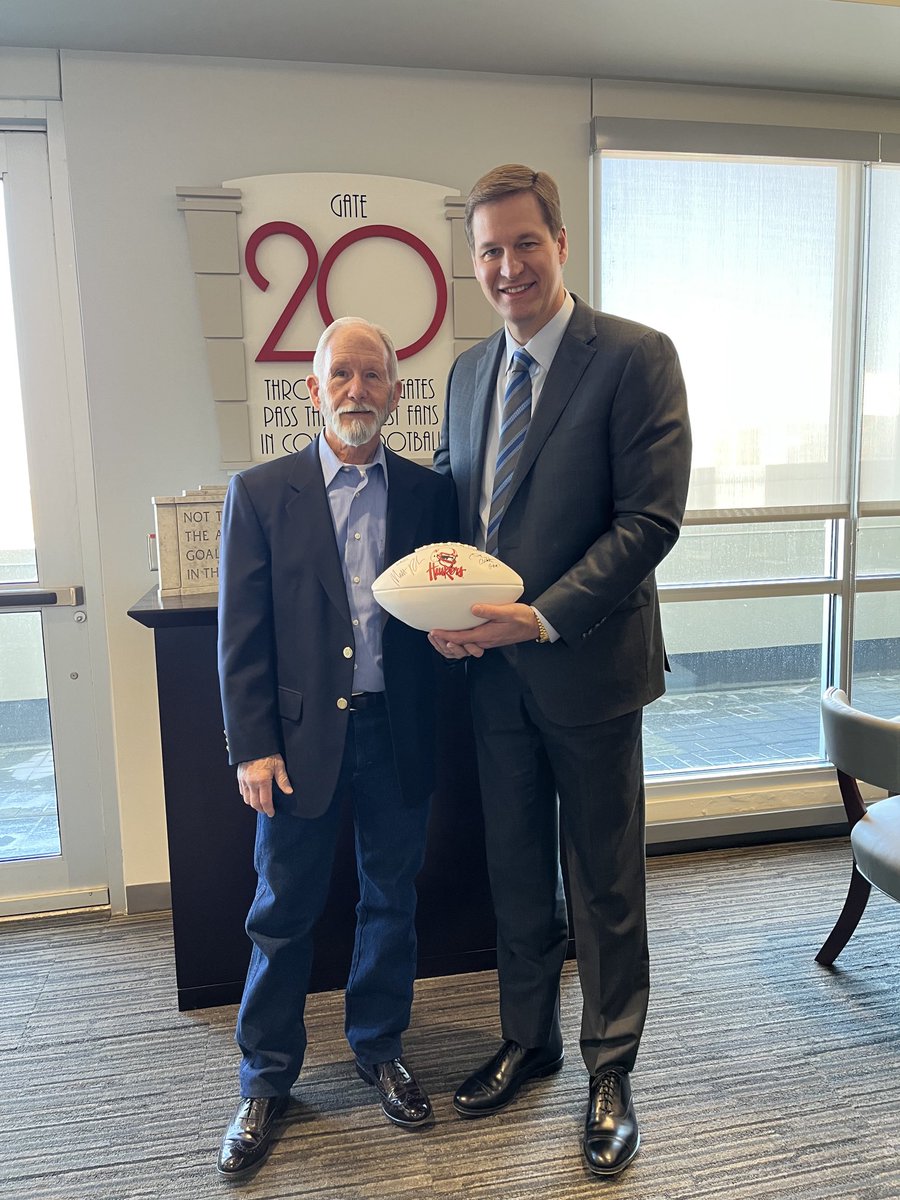 TrevAlberts's tweet photo. I met Al Hansen. What a privilege and honor to be able to spend time with such an inspiring man. Thank you for the encouragement. GBR. https://t.co/5eAUII2fWr