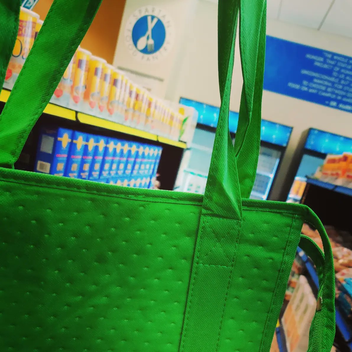SJSUCares's tweet photo. Have extra reusable bags at home?
📣 Donate them to the #SpartanFoodPantry! 🛍️
Drop off good quality reusable bags at the pantry during business hours (M-F 10AM-5PM). #SJSU #SJSUCares #DonationsMatter @SJSU https://t.co/5SBOcqITxq