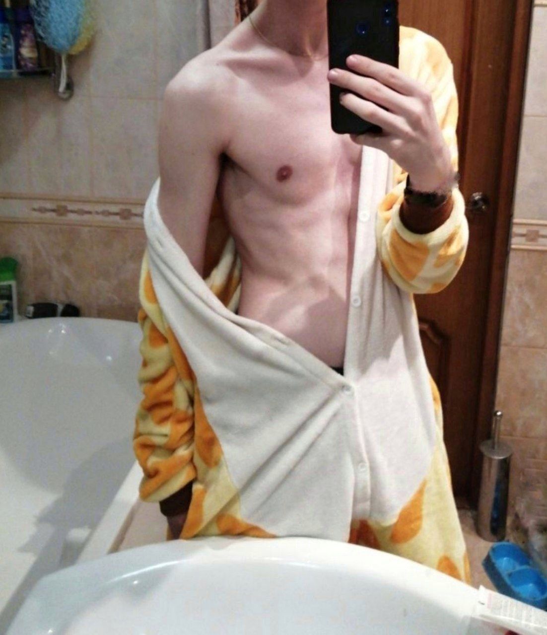 Уже в 16 я умел делать симпатичные фоточки
#нюдсочетверг https://t.co/JQazZquTk3